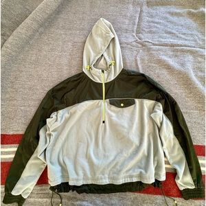 ATHLETA Size M Pull Over 1/4 Zip